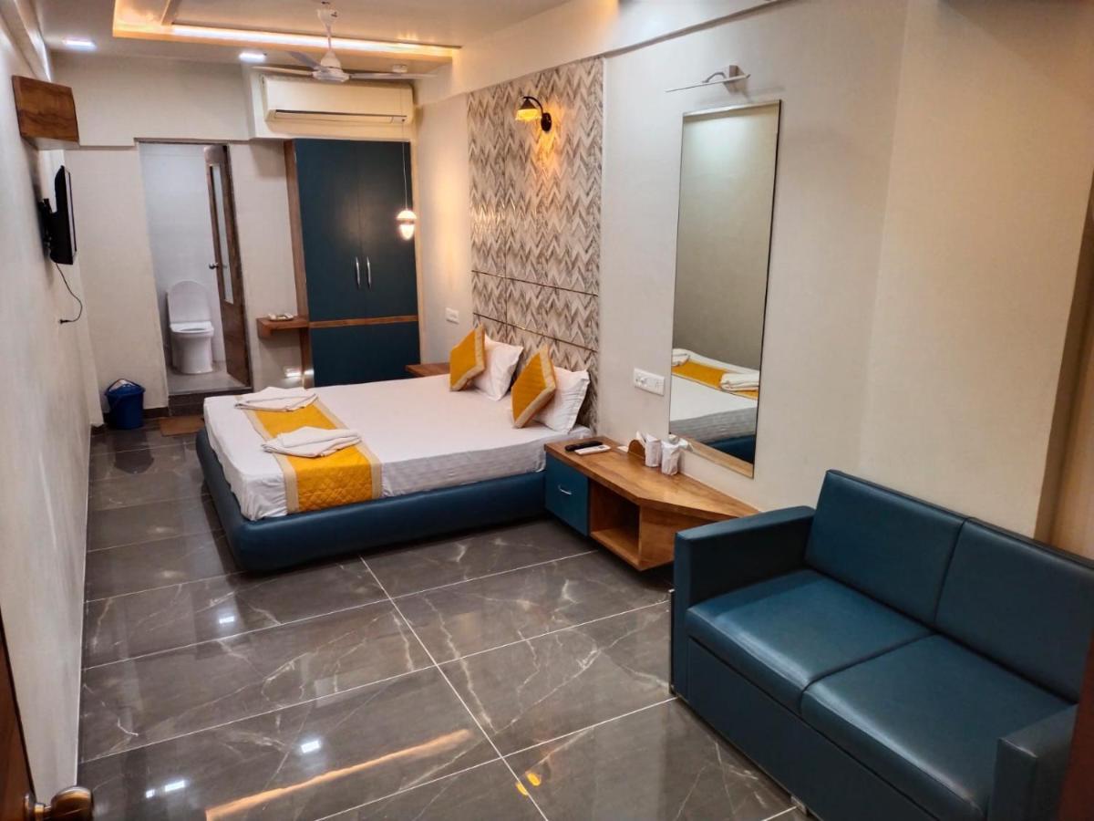 Hotel Dolphin Residency Pātan Dış mekan fotoğraf