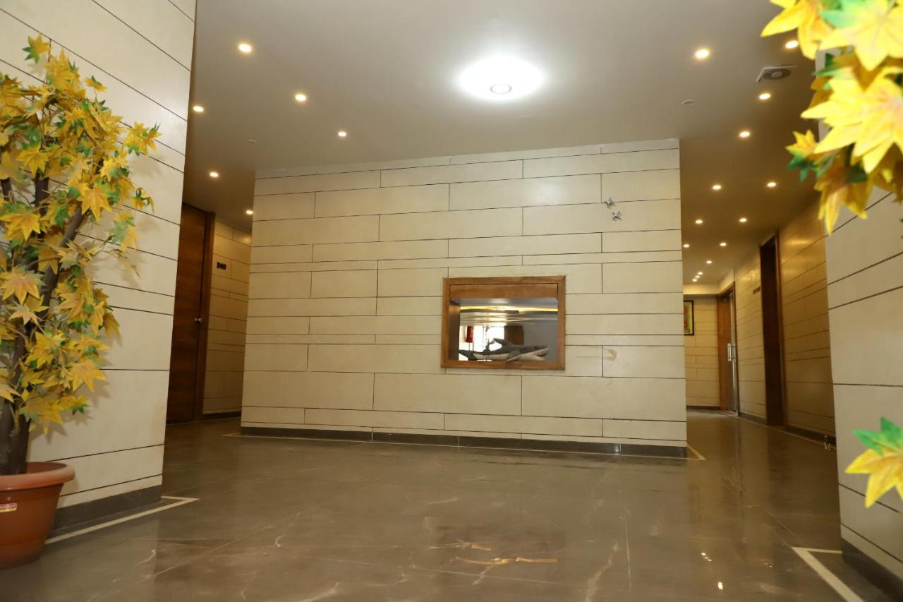 Hotel Dolphin Residency Pātan Dış mekan fotoğraf
